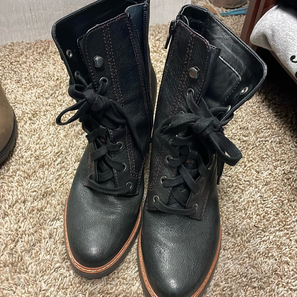 Naturalizer leather platform boots size 7.5!